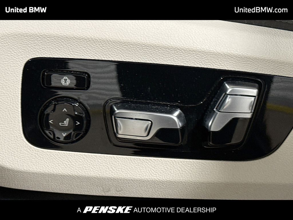 Thumbnail: 2023 BMW X7 - 4