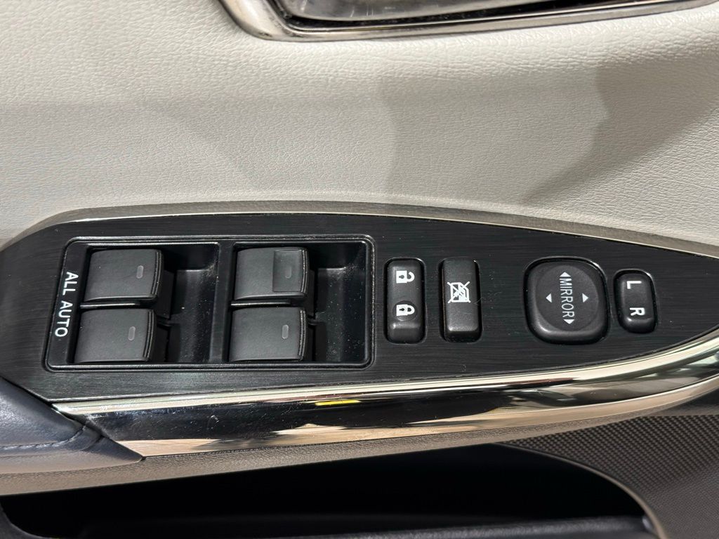 Thumbnail: 2014 Toyota Avalon - 15