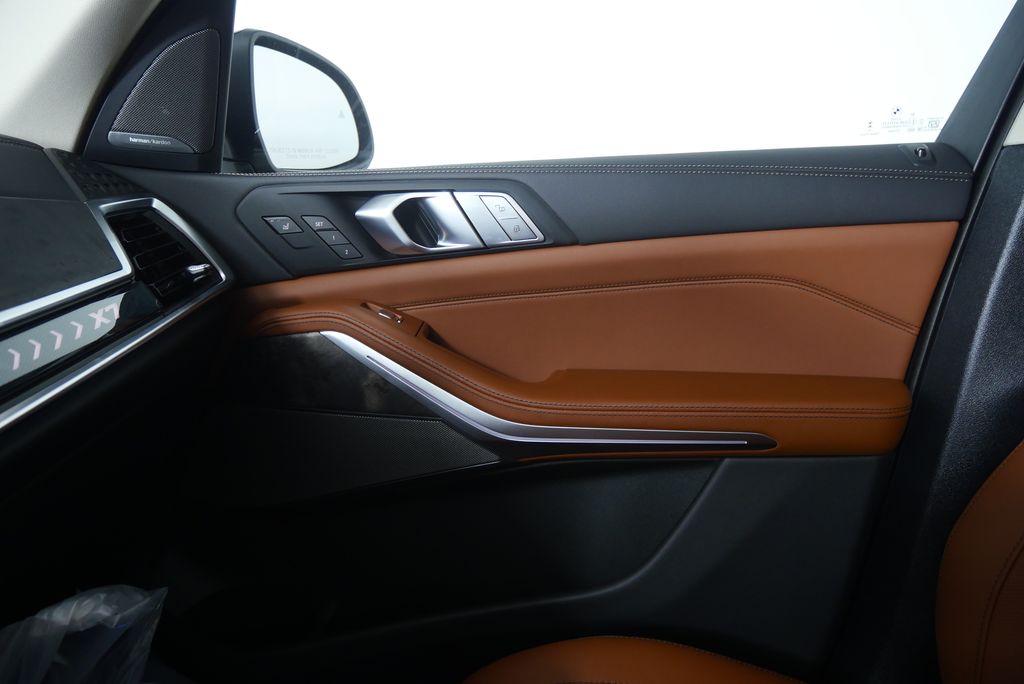 Thumbnail: 2026 BMW X7 - 26