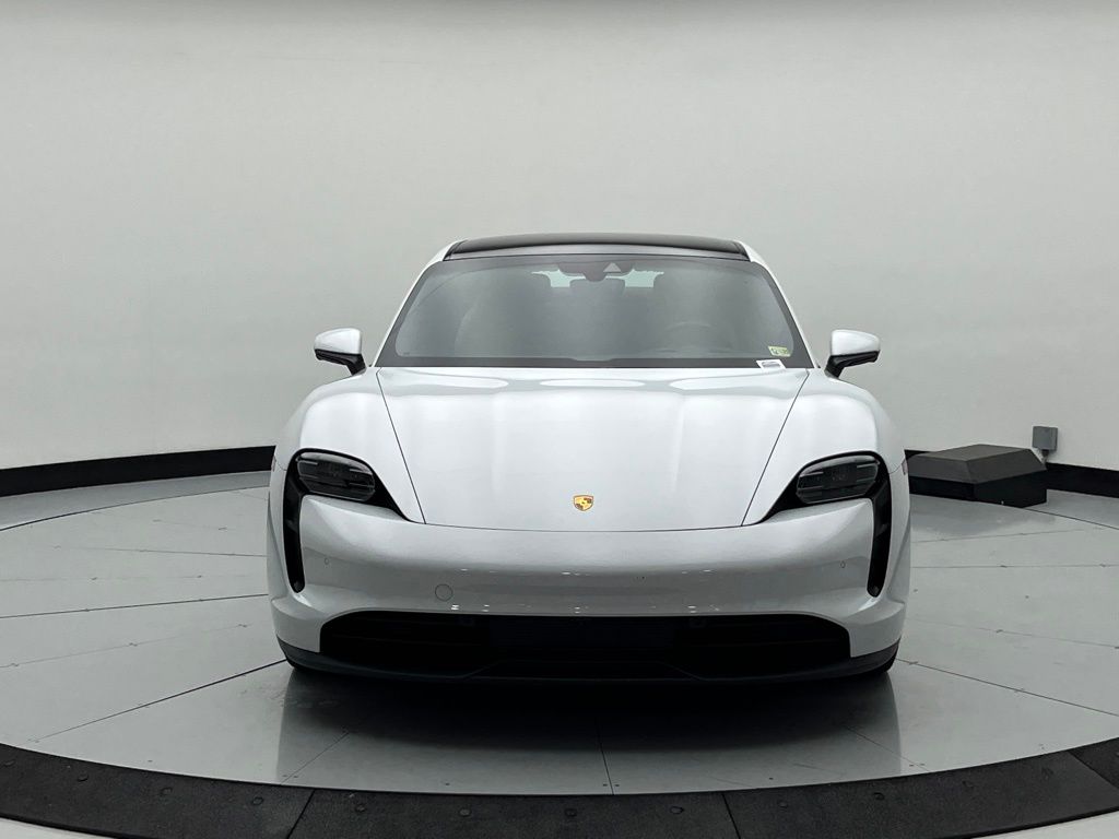 Thumbnail: 2022 Porsche Taycan - 6