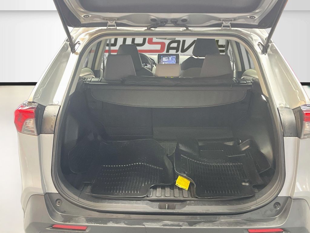 Used 2025 Silver Sky Metallic Toyota XLE image 25