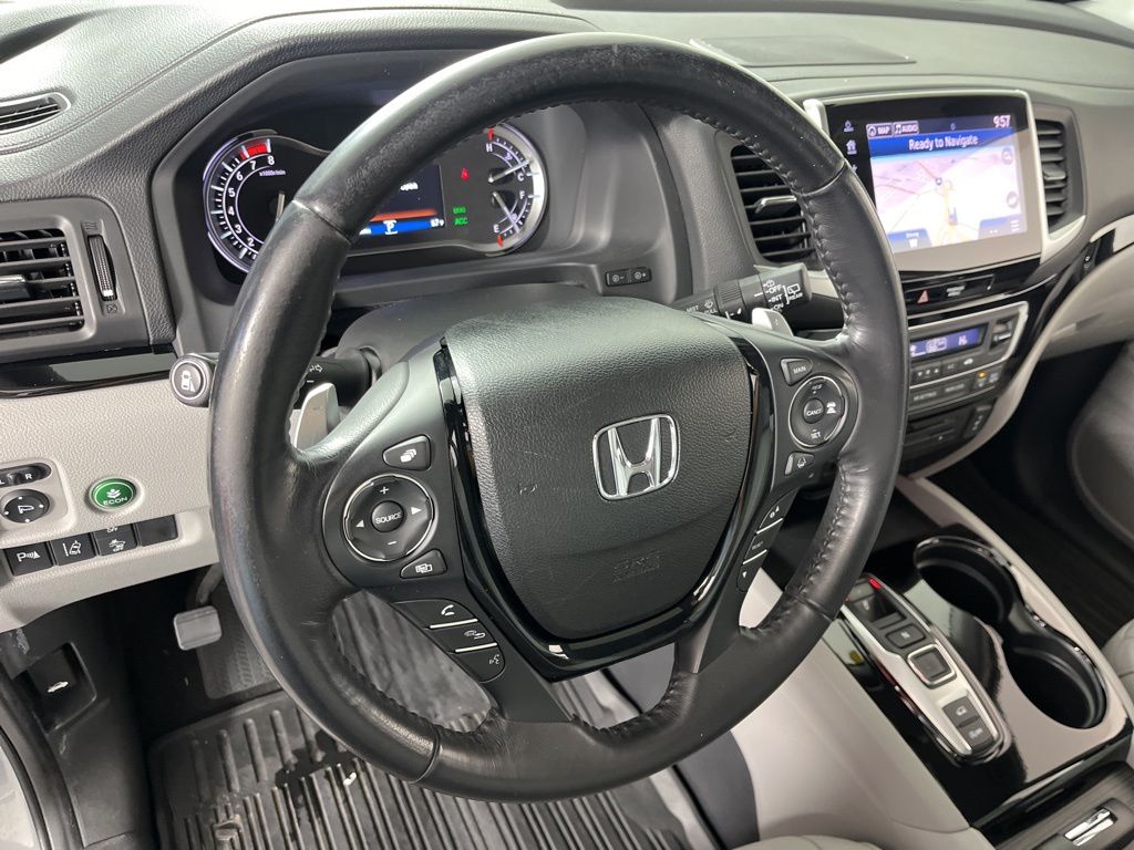 2018 Honda Pilot Touring 32