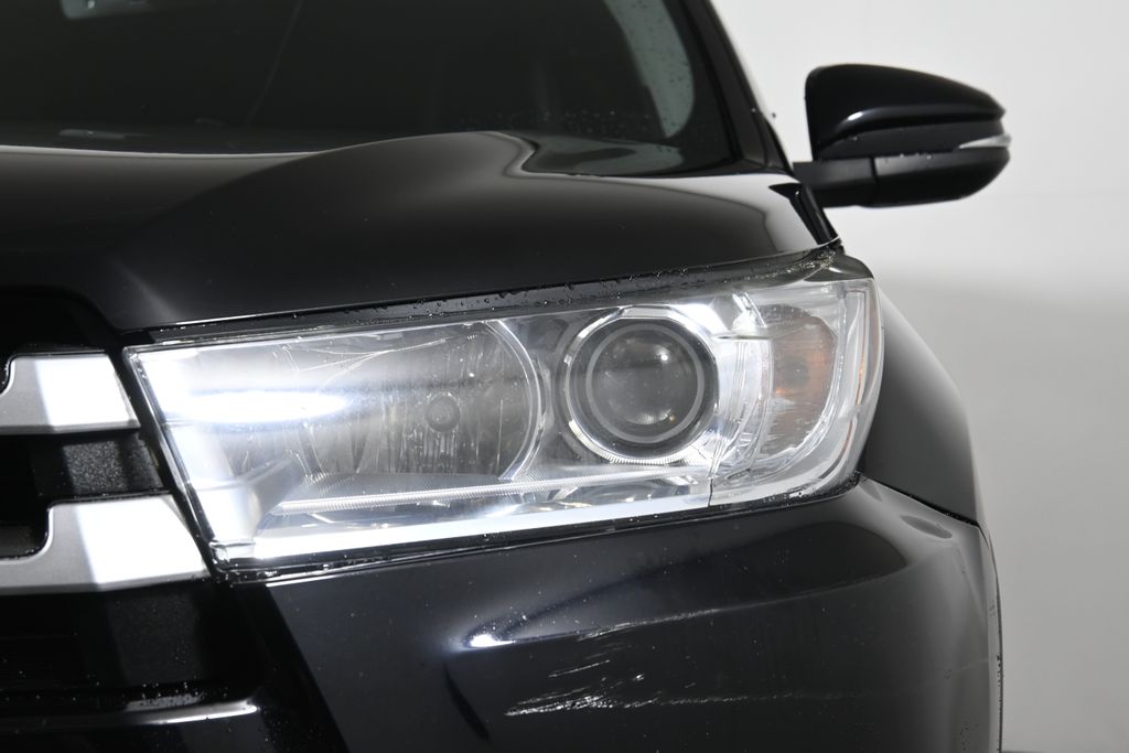 Thumbnail: 2018 Toyota Highlander - 10