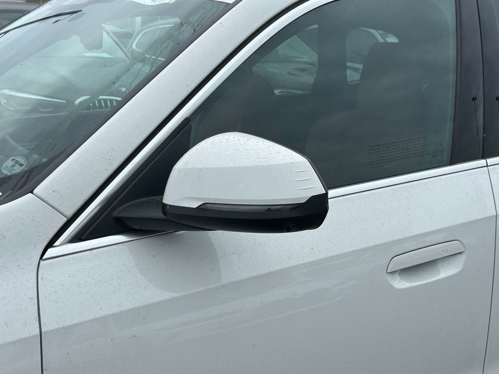 Thumbnail: 2026 BMW X1 - 10