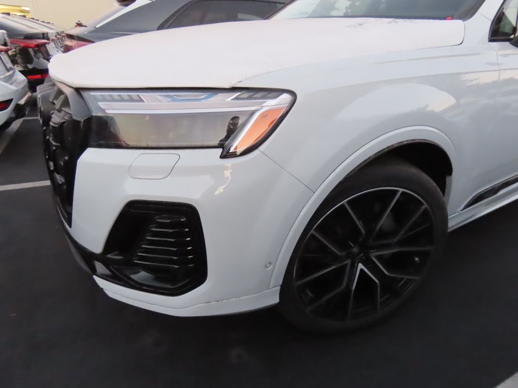 Thumbnail: 2025 Audi Q7 - 2