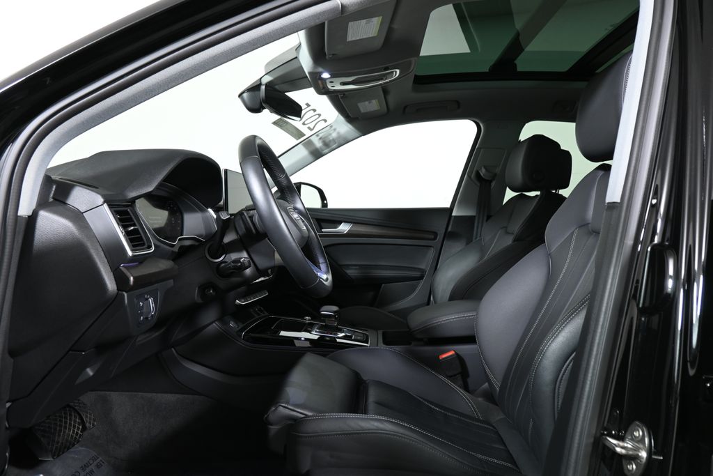 Thumbnail: 2025 Audi Q5 - 3