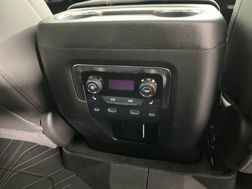 Thumbnail: 2026 Chevrolet Suburban - 13