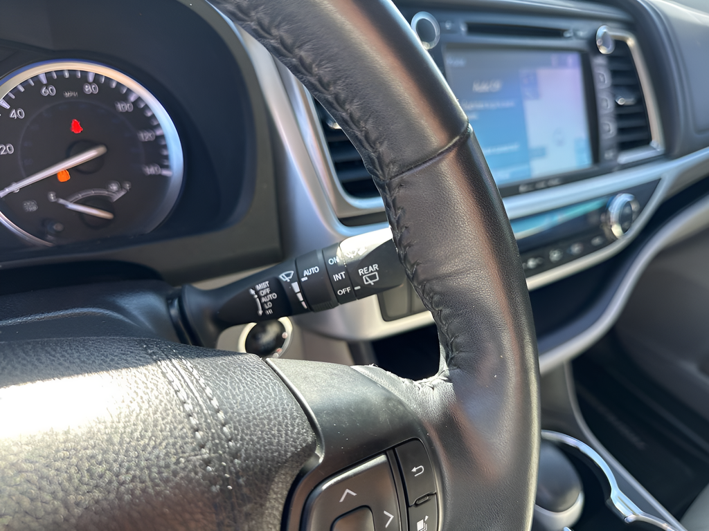 Used Car 2018 Toyota Highlander  For Sale Under $30,000 In Austin, Texas