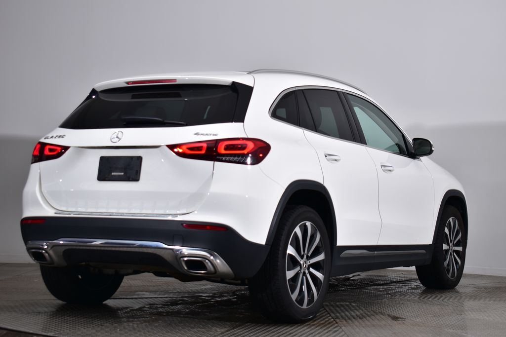 2022 Mercedes-Benz GLA 250 4MATIC 5
