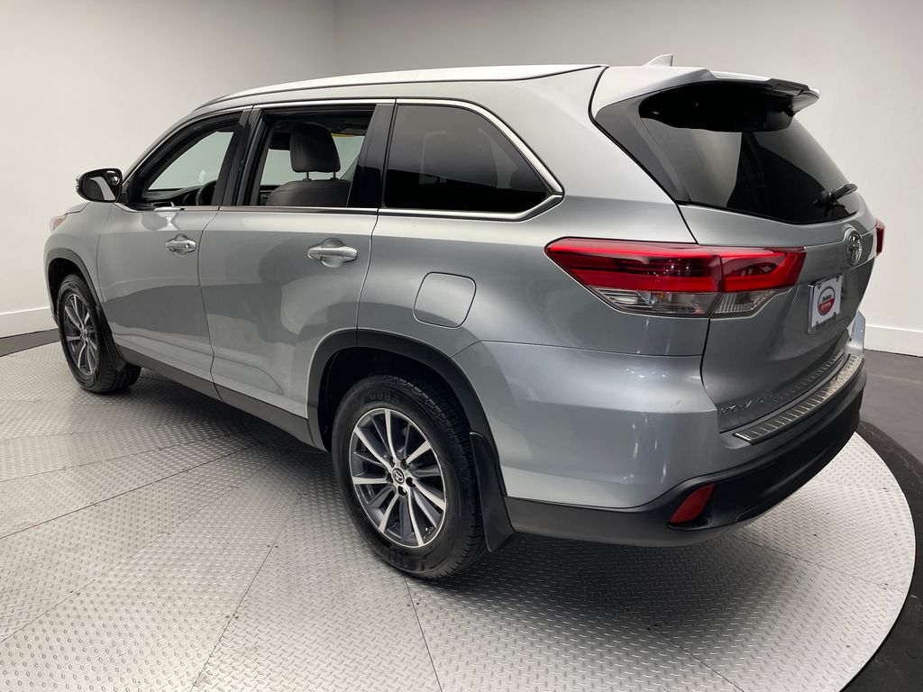 Thumbnail: 2019 Toyota Highlander - 7