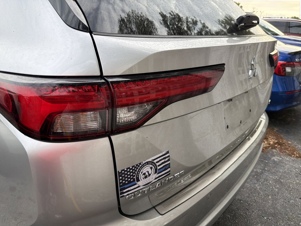 used 2024 Mitsubishi Outlander car, priced at $23,292