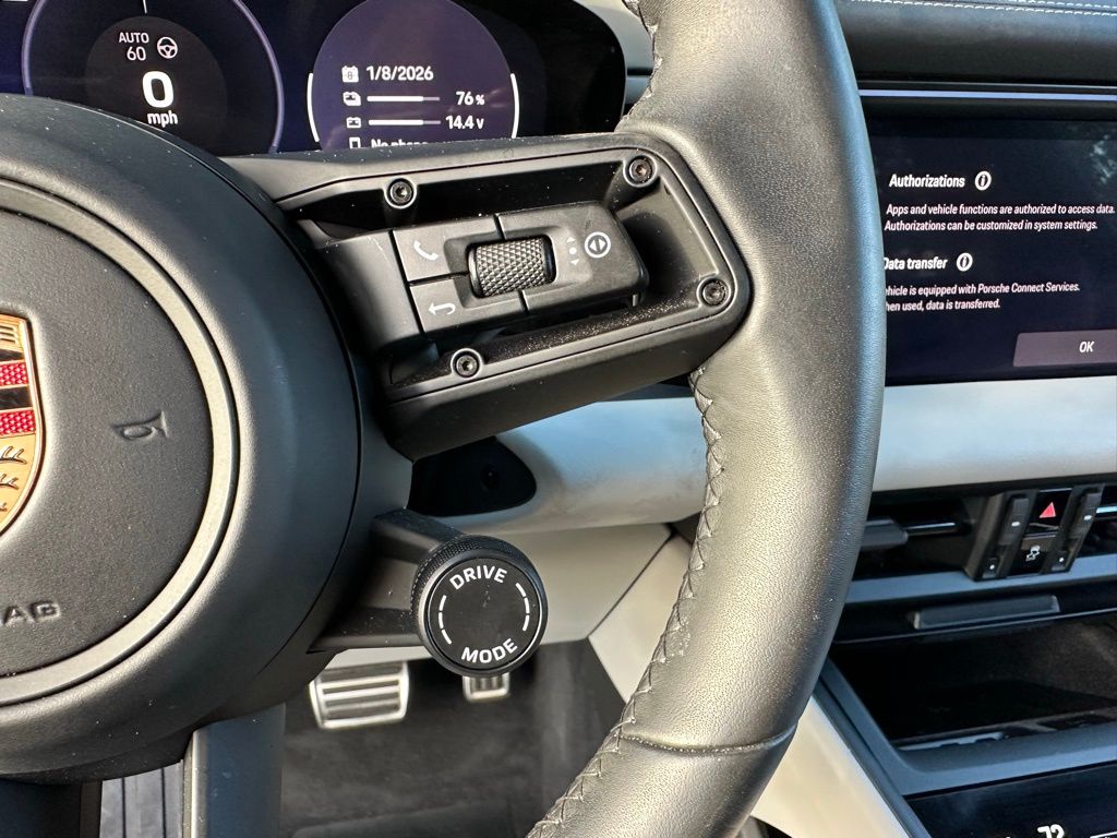 Thumbnail: 2025 Porsche Macan - 17