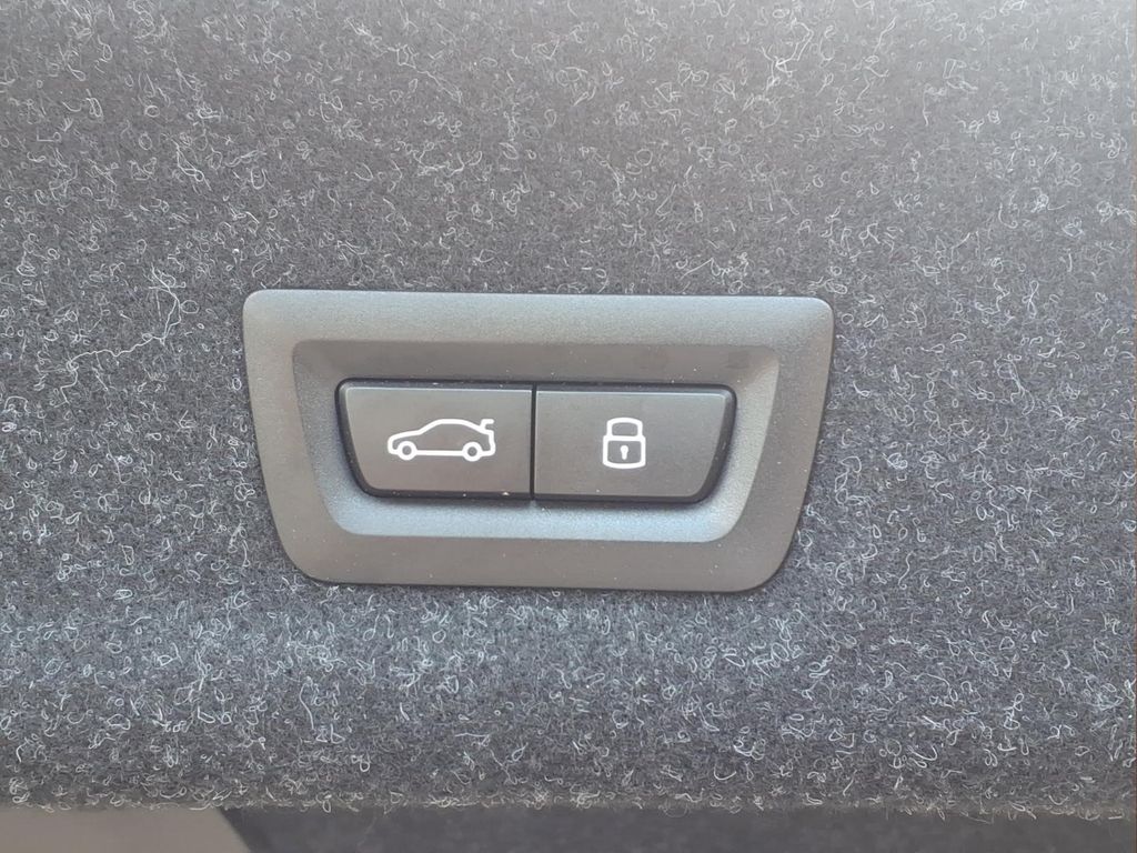 BMW3 Series32