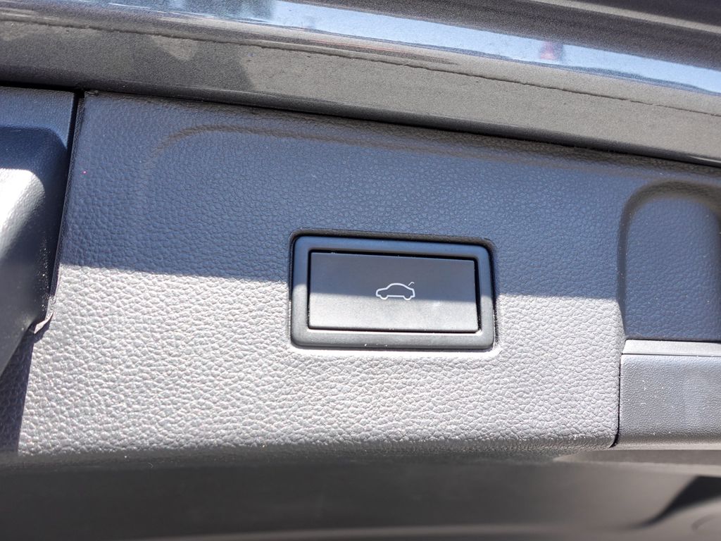 Used 2023 Gray Volkswagen 3.6L V6 SE w/Technology image 28