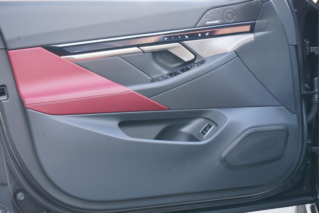 Thumbnail: 2026 BMW i5 - 9