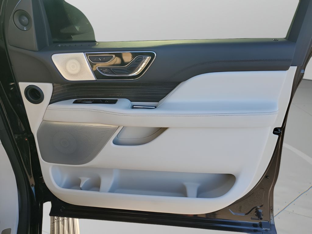Used Car 2023 Lincoln Navigator L  Black Label For Sale Under $80,000 In Austin, Texas