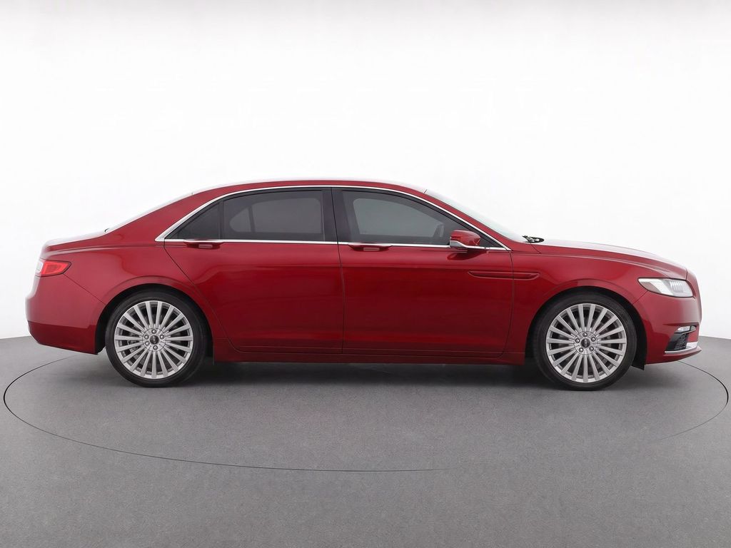 Used 2017 Ruby Red Metallic Lincoln Reserve image 8