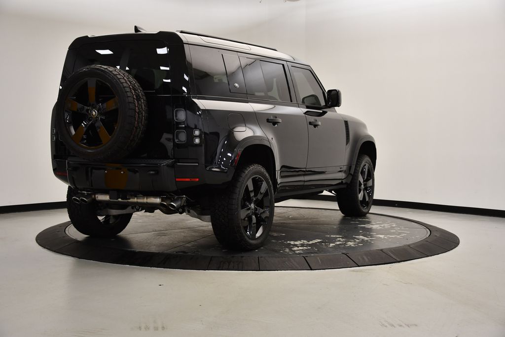 2024 Land Rover Defender 110 5