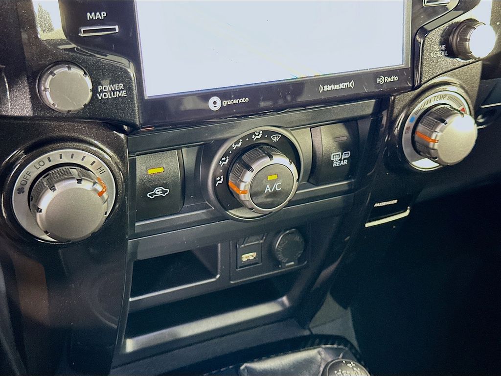 Thumbnail: 2023 Toyota 4Runner - 16