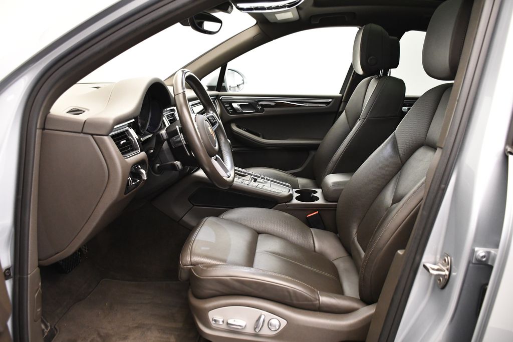 2018 Porsche Macan S 32