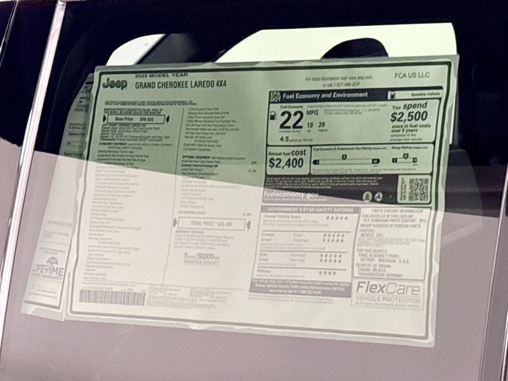 2025 Jeep Grand Cherokee Laredo