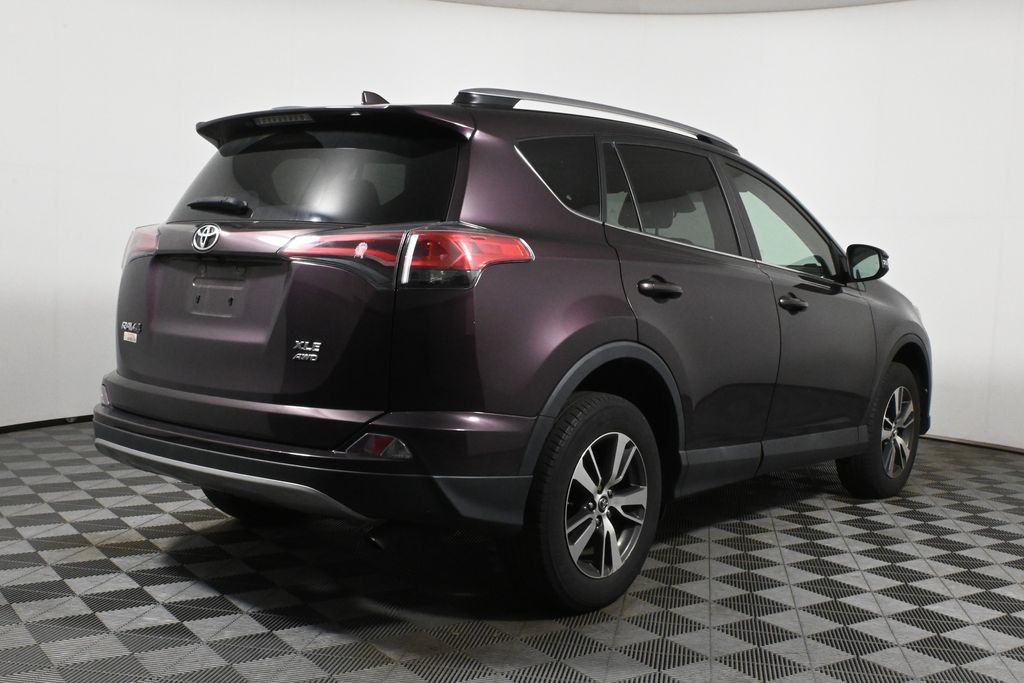Thumbnail: 2017 Toyota RAV4 - 7