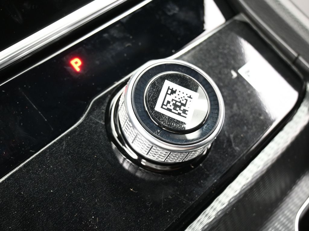 New 2026 Diamond Black Crystal Pearlcoat Jeep Limited image 25