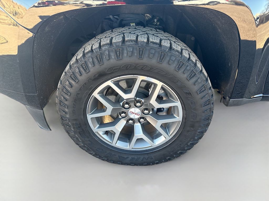 Used 2022 Black GMC AT4 w/Leather image 31