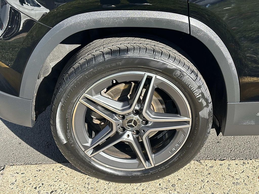 Thumbnail: 2021 Mercedes-Benz GLA - 16