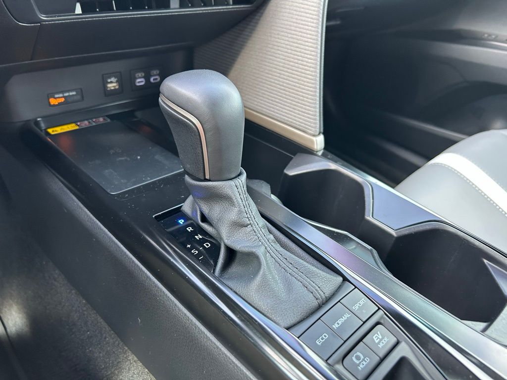 Thumbnail: 2025 Toyota Camry - 27