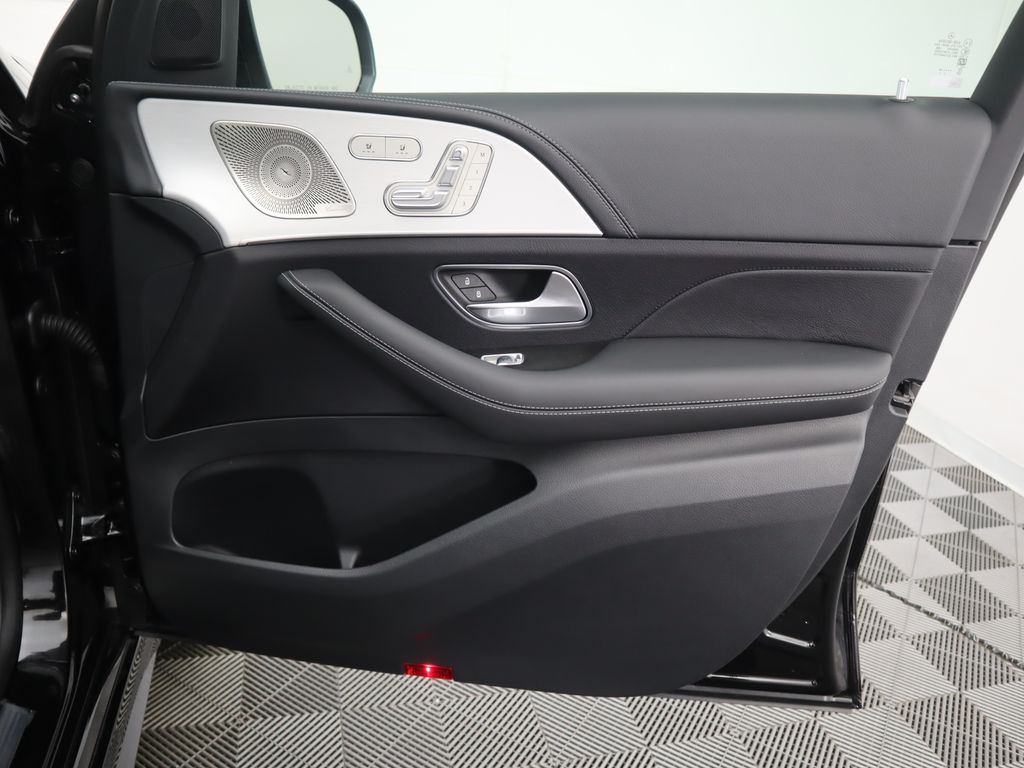 Thumbnail: 2025 Mercedes-Benz GLE - 27