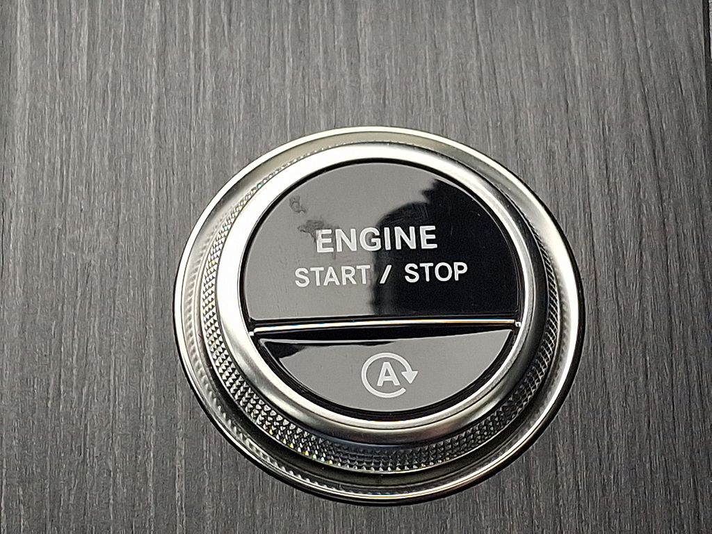 Thumbnail: 2025 Mercedes-Benz C-Class - 25