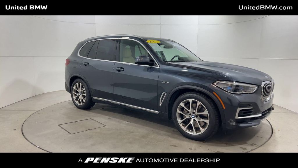 2022 BMW X5 xDrive45e 2