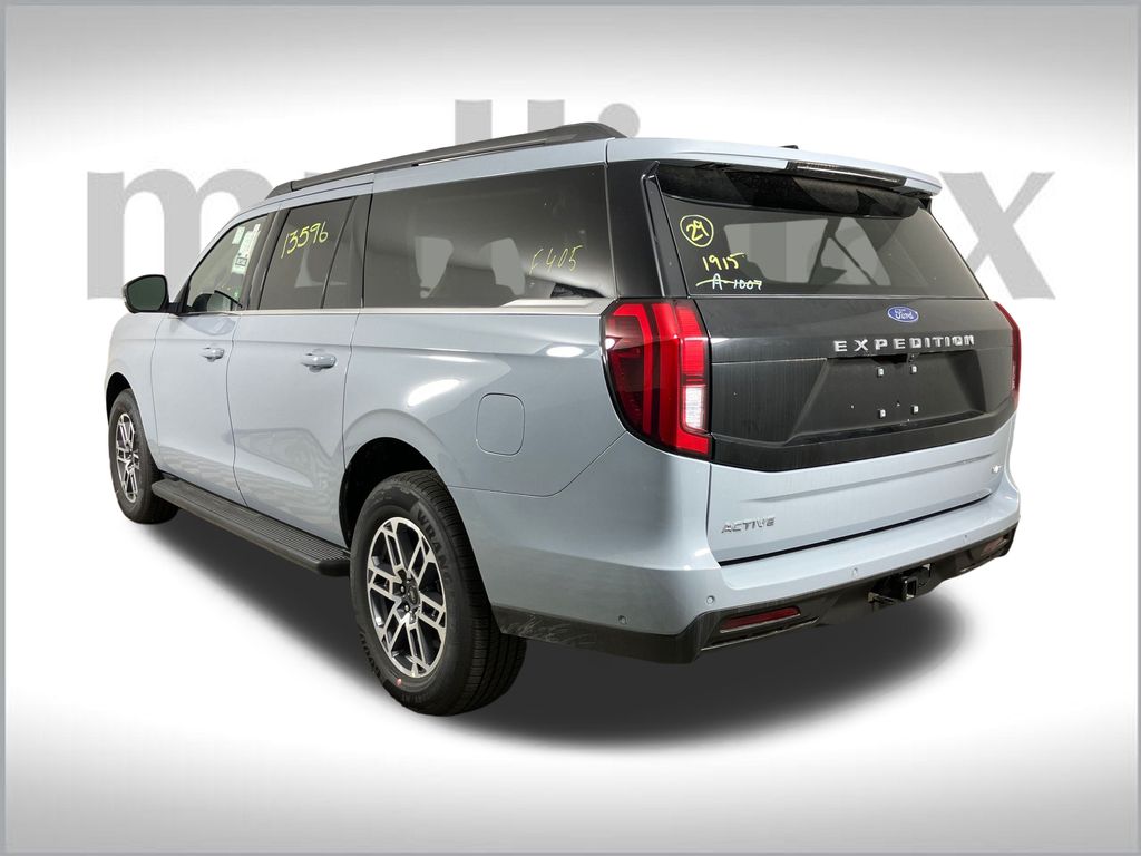 2025 Ford Expedition MAX photo 5