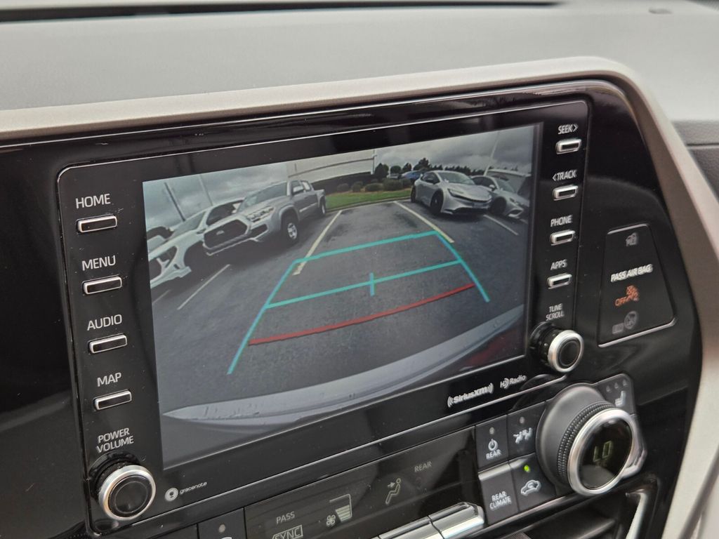 Used 2022 Toyota Highlander Hybrid SUV