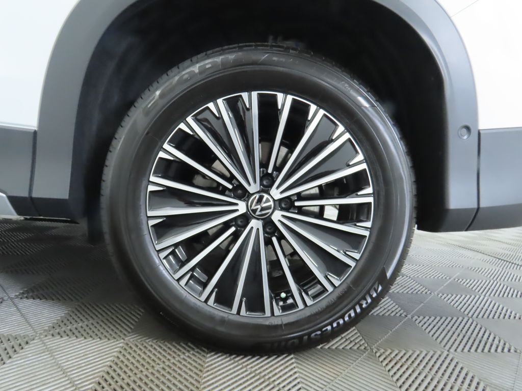 Thumbnail: 2025 Volkswagen Tiguan - 32