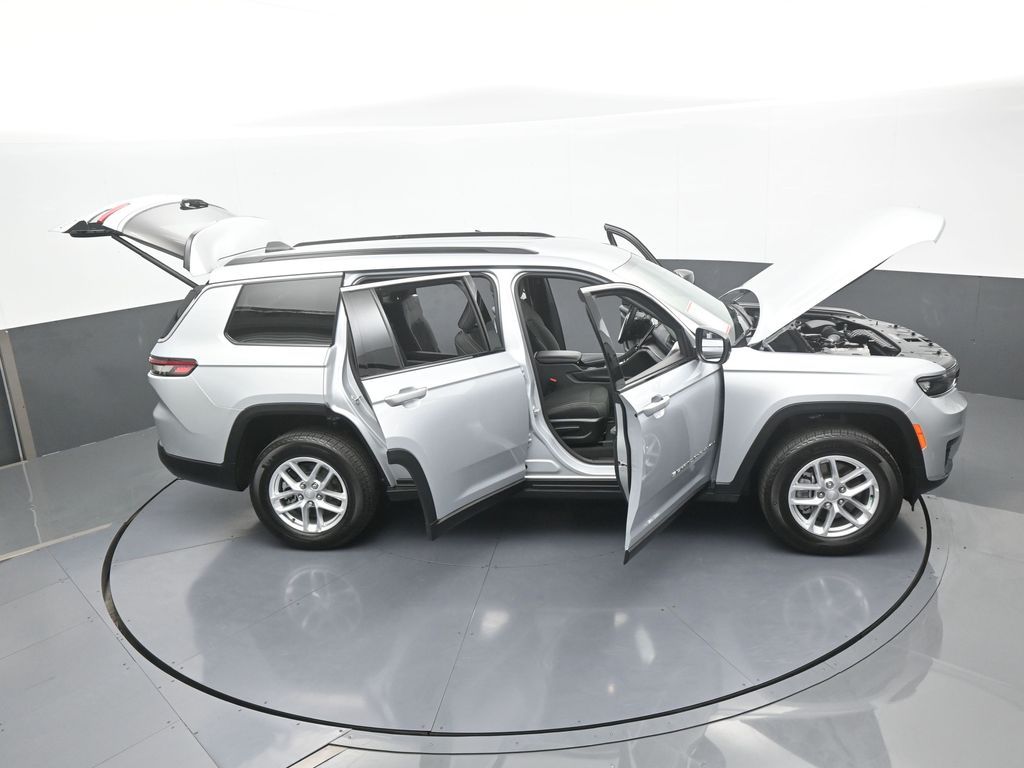 Used 2024 Silver Zynith Jeep Laredo image 71