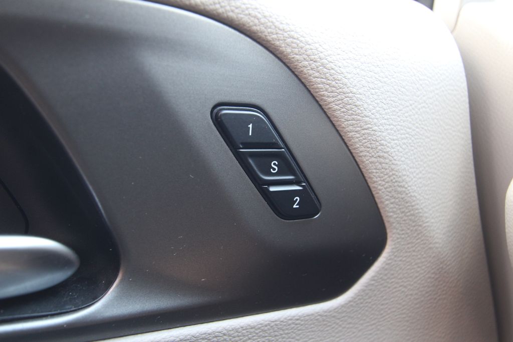 Used 2023 Chrysler Pacifica Van