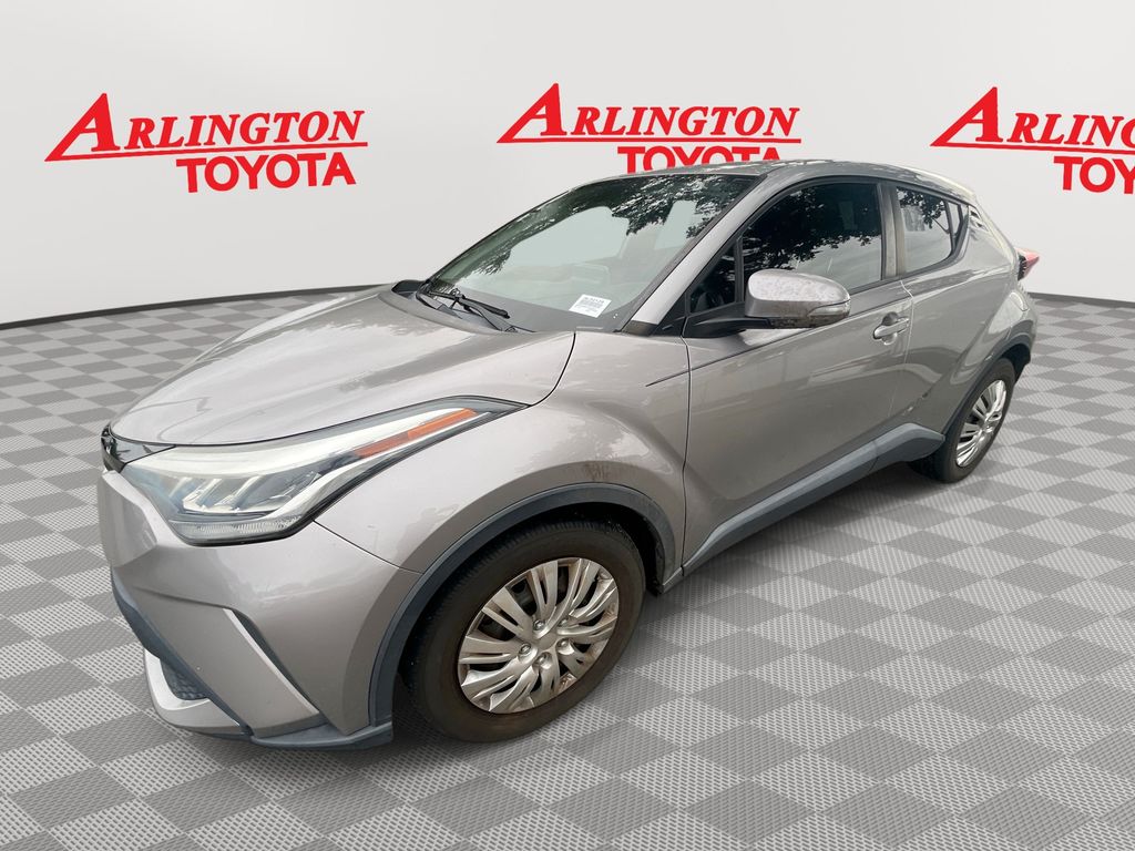 2020 Toyota C-HR LE's photo