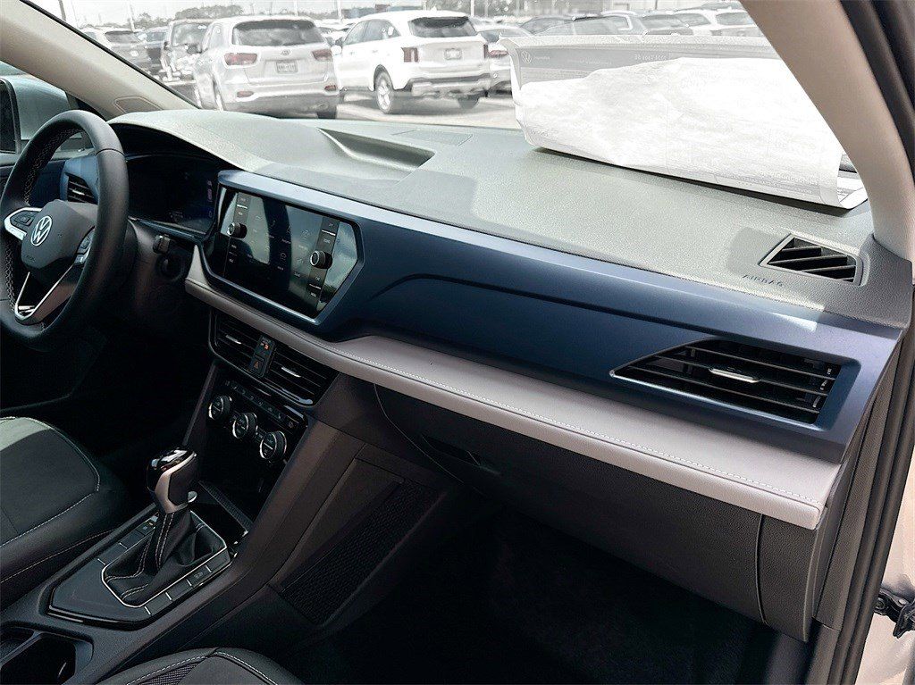 New 2024 Silver Volkswagen 1.5T SE image 32