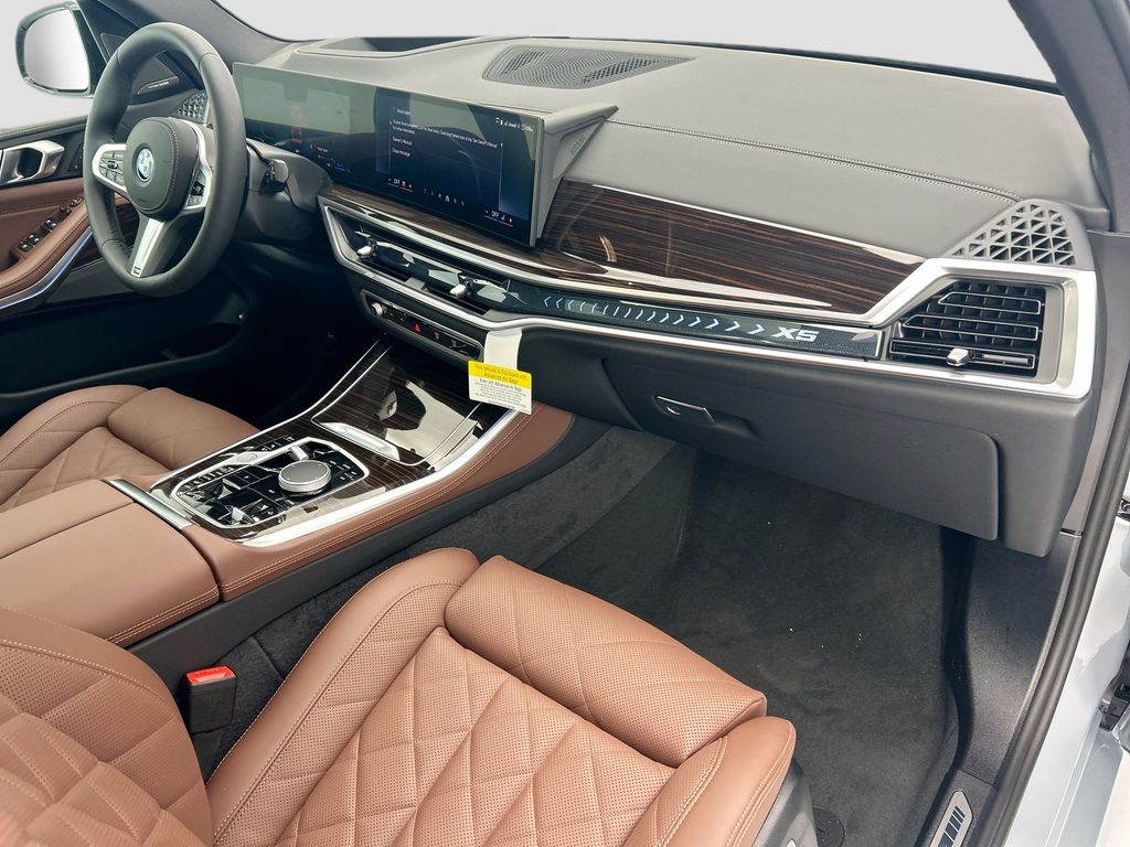 Thumbnail: 2026 BMW X5 - 16