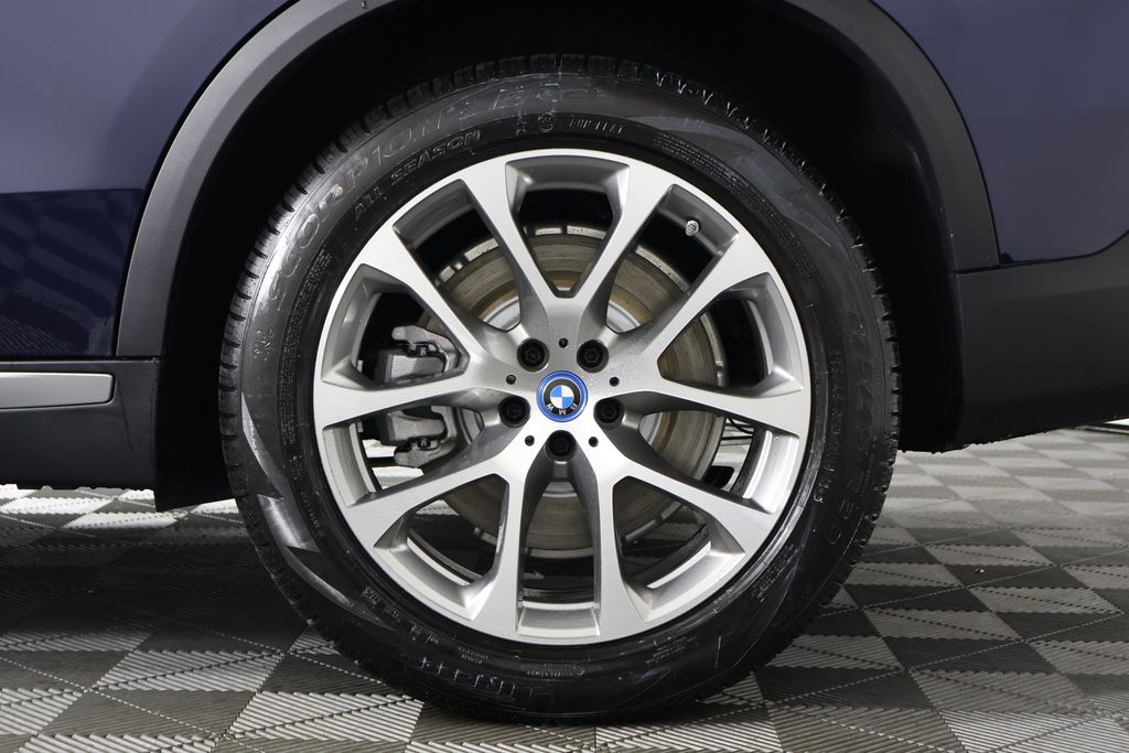 2025 BMW X5 xDrive50e 10