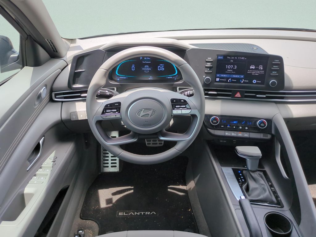 Used 2026 Gray Hyundai SEL Sport image 11
