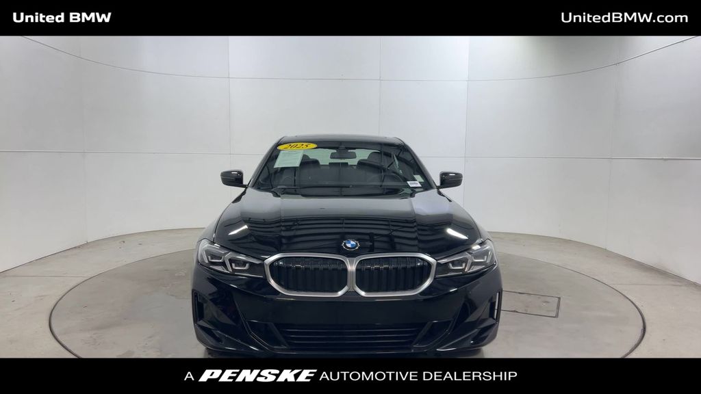 Thumbnail: 2025 BMW 3 Series - 3
