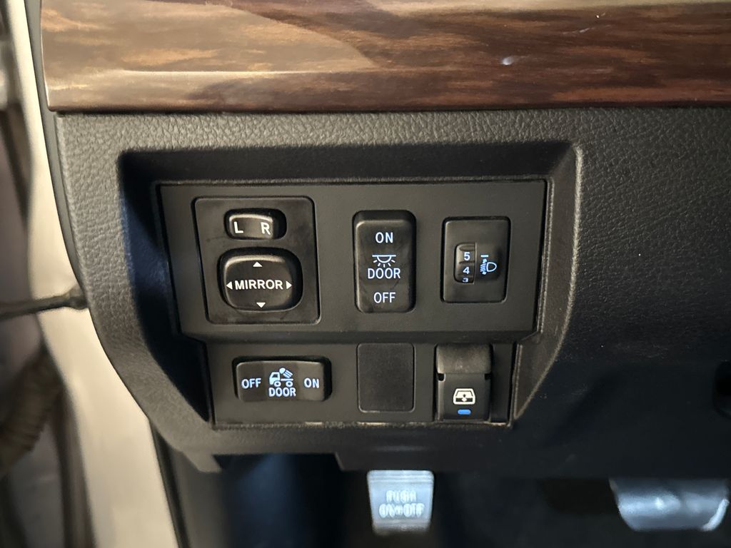 Used 2014 Silver Toyota Limited image 21