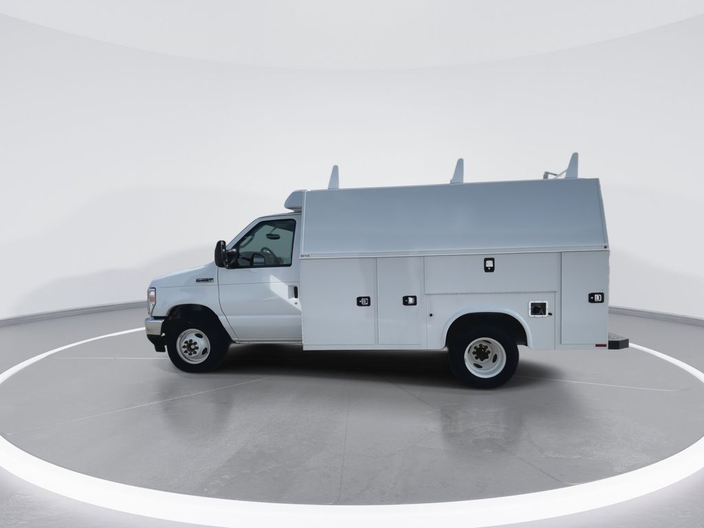 New 2025 Oxford White Ford E-350 SRW image 5