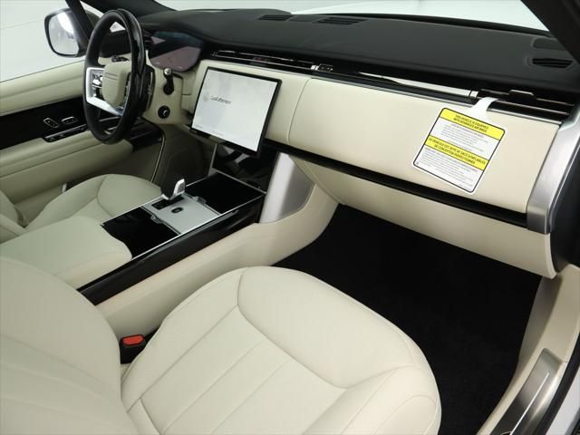 Thumbnail: 2025 Land Rover Range Rover - 19