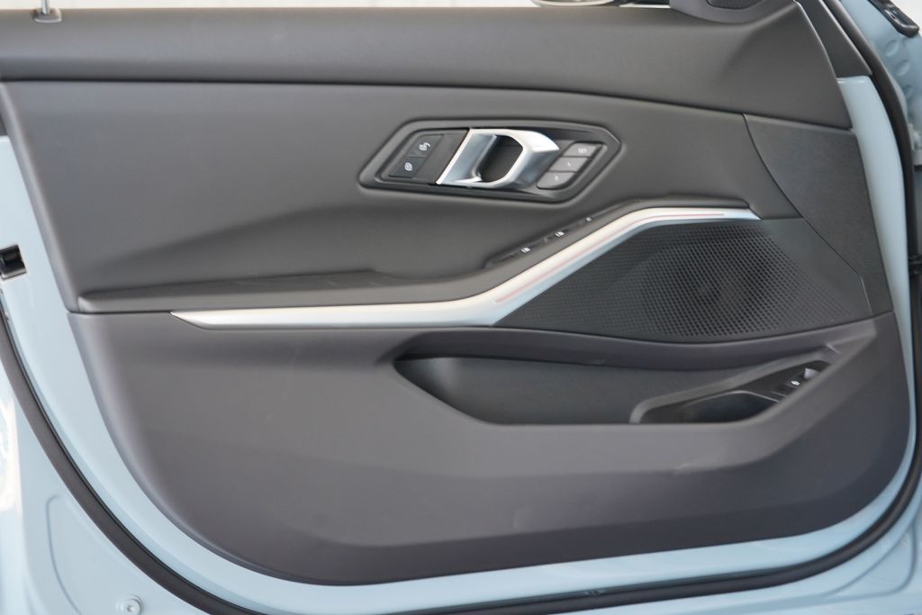 Thumbnail: 2026 BMW 3 Series - 9