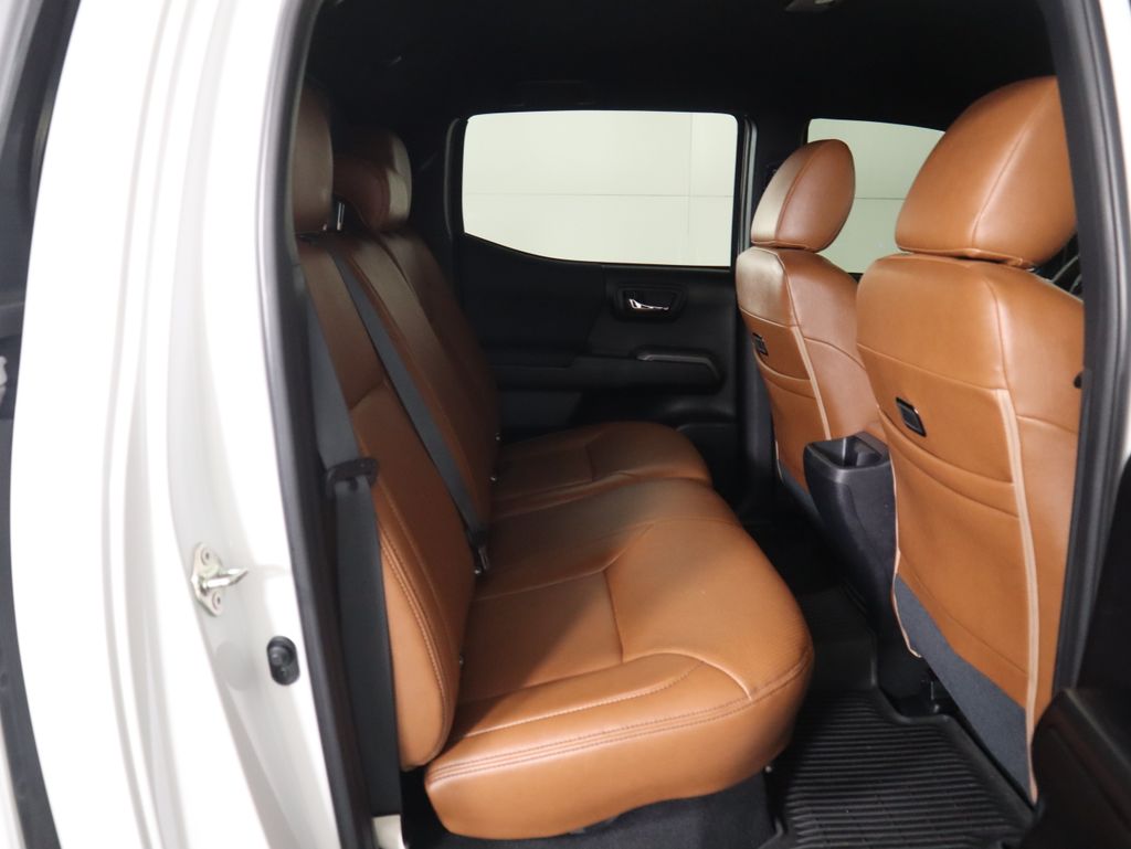 Thumbnail: 2019 Toyota Tacoma - 23