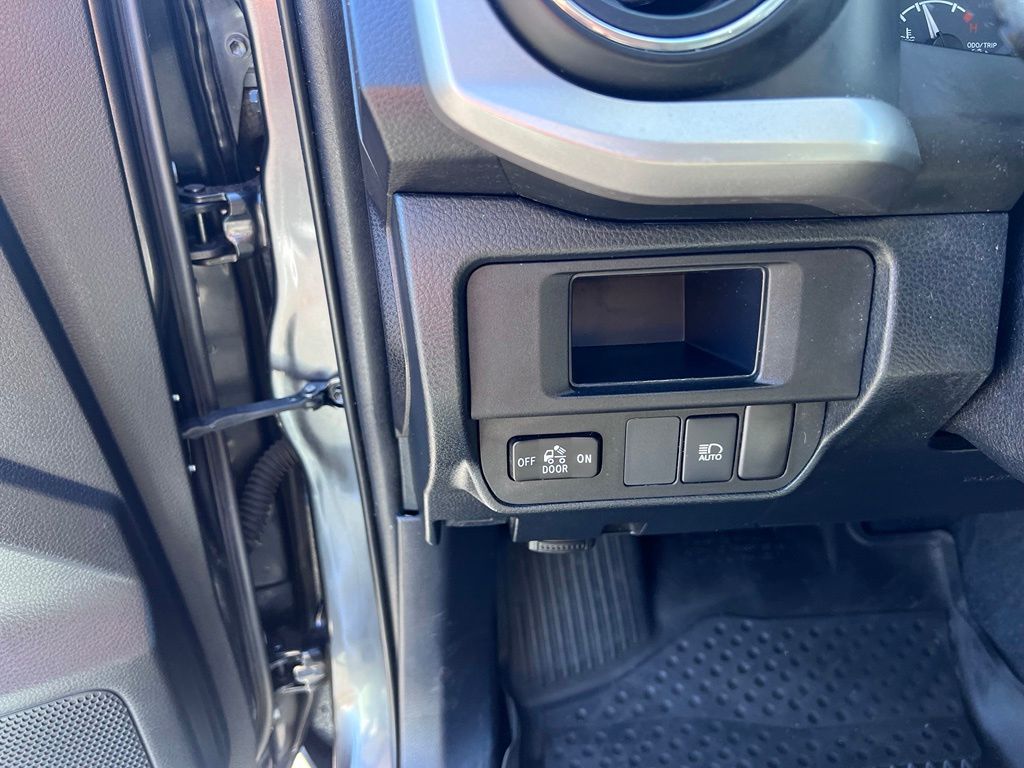 Used 2018 Toyota Tacoma Truck